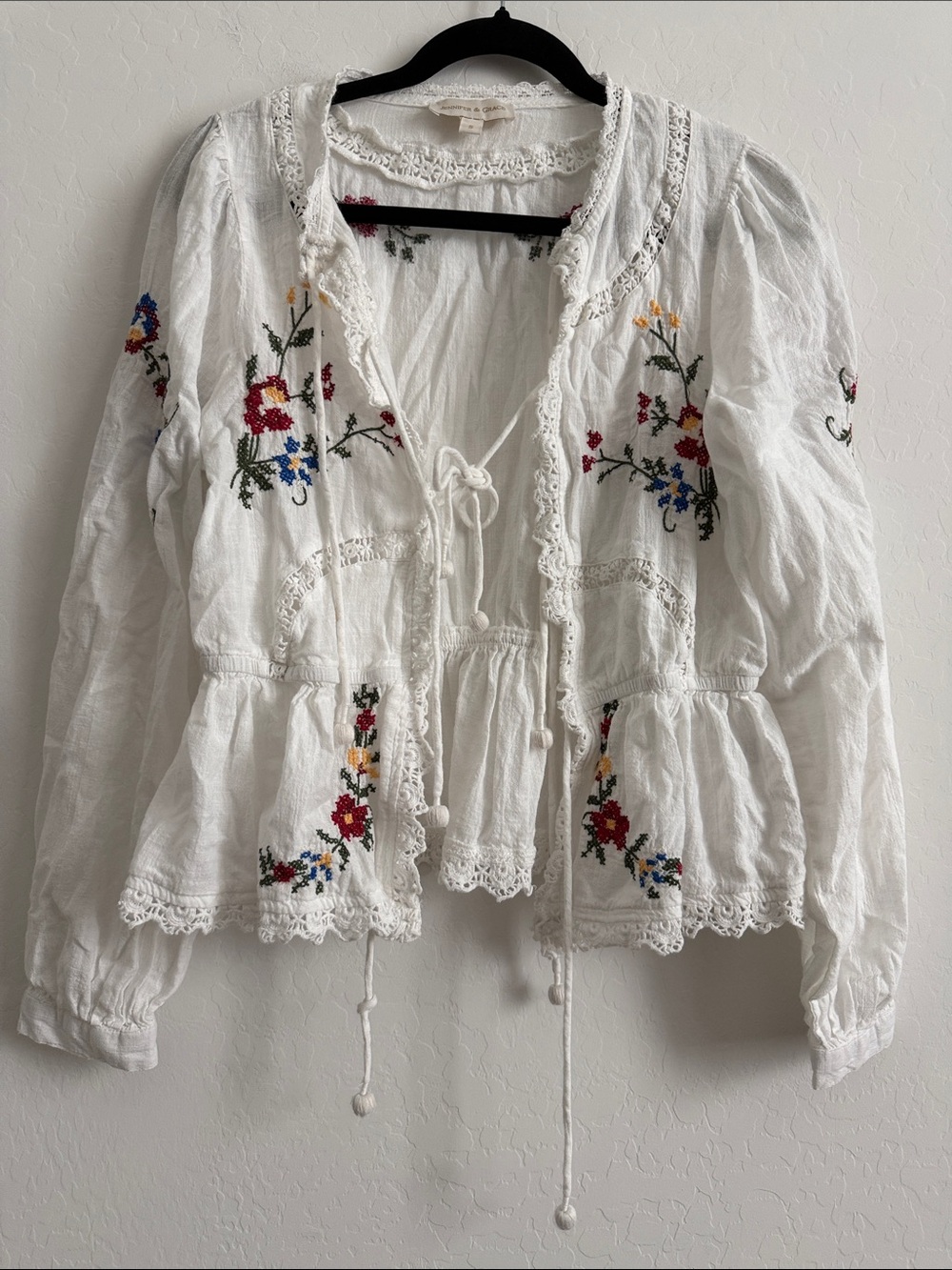 Jennifer & Grace embroidered peasant blouse featuring lace trim Sz S - Picture 3 of 9